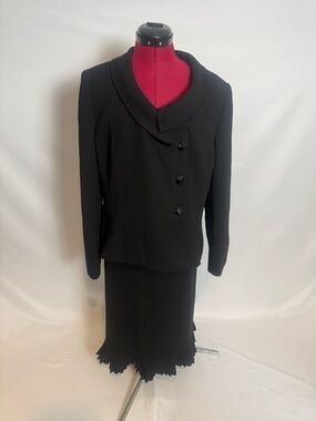 Suit Studio Skirt Suit Woman's Size 14 Black 2-Piece Set Blazer & Skirt